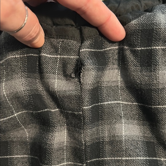 Weatherproof Black Puffer Vest - Picture 8 of 9